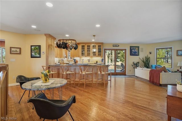 2822 Lakeland Pky, Silver Lake, OH 44224