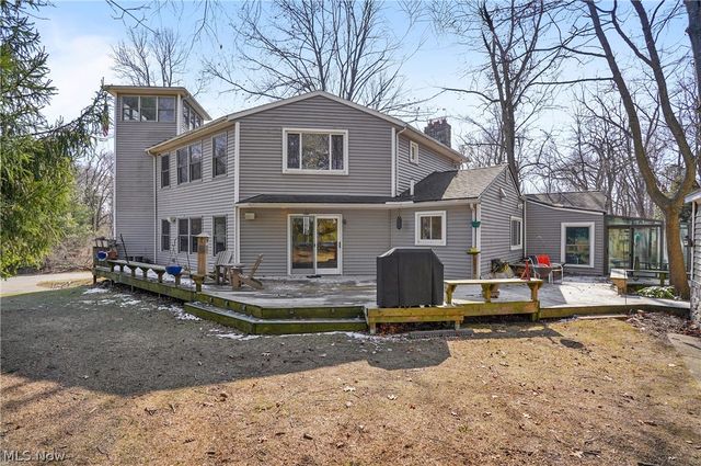 2822 Lakeland Pky, Silver Lake, OH 44224