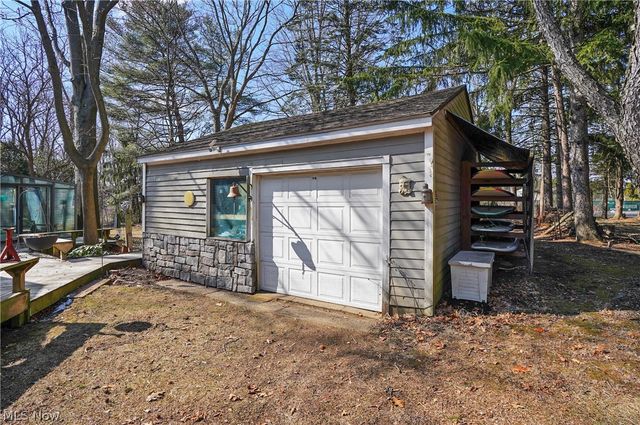 2822 Lakeland Pky, Silver Lake, OH 44224