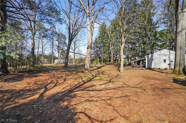 2822 Lakeland Pky, Silver Lake, OH 44224