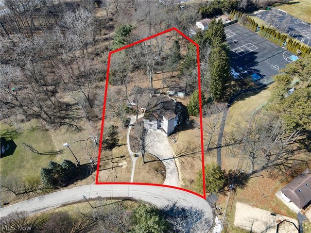 2822 Lakeland Pky, Silver Lake, OH 44224