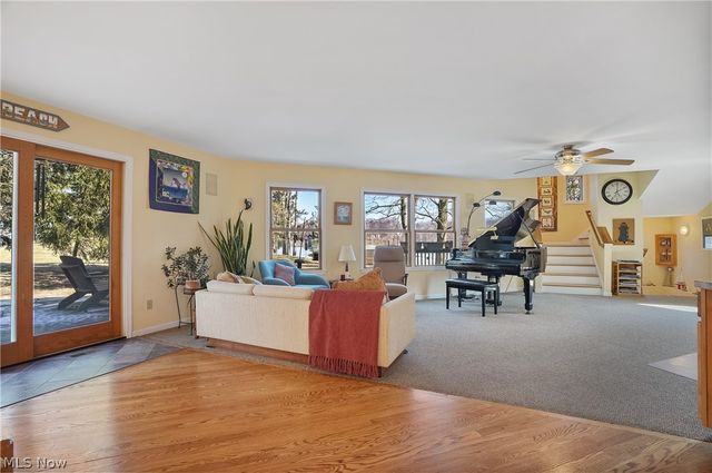 2822 Lakeland Pky, Silver Lake, OH 44224