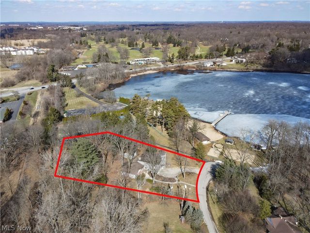 2822 Lakeland Pky, Silver Lake, OH 44224