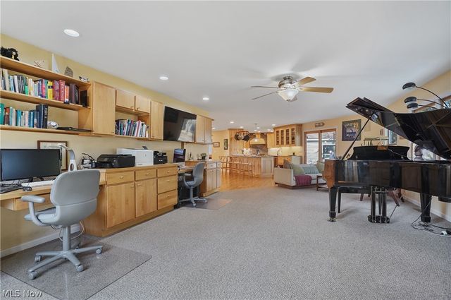 2822 Lakeland Pky, Silver Lake, OH 44224