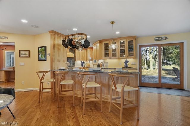 2822 Lakeland Pky, Silver Lake, OH 44224