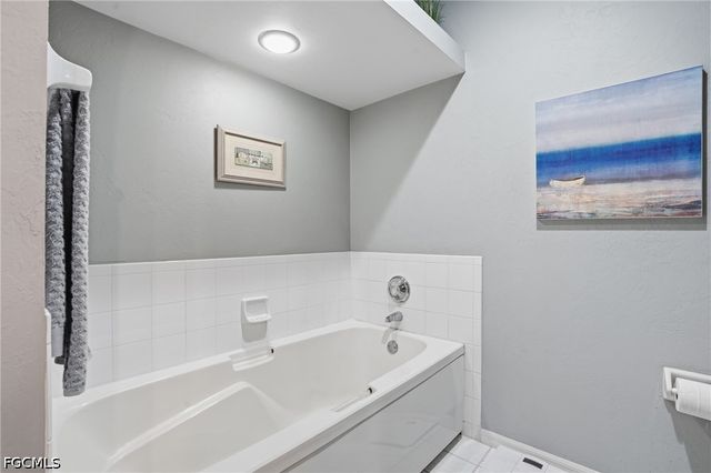 20 Cosmopolitan DR 4, Lehigh Acres, FL 33936