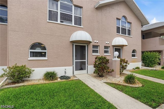 20 Cosmopolitan DR 4, Lehigh Acres, FL 33936