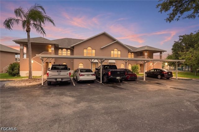 20 Cosmopolitan DR 4, Lehigh Acres, FL 33936
