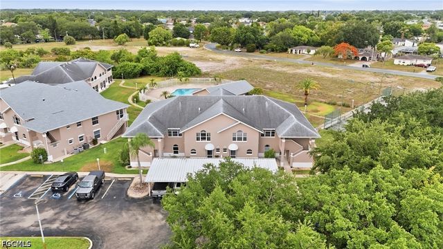 20 Cosmopolitan DR 4, Lehigh Acres, FL 33936
