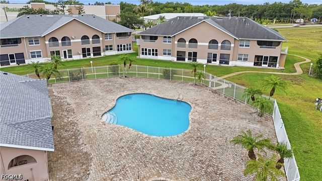 20 Cosmopolitan DR 4, Lehigh Acres, FL 33936