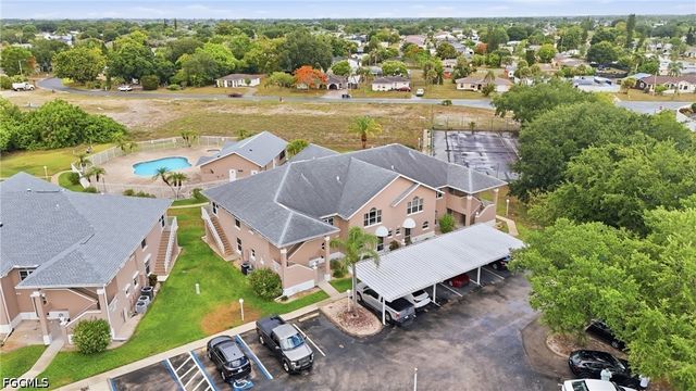 20 Cosmopolitan DR 4, Lehigh Acres, FL 33936