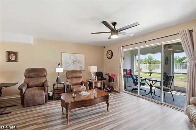 20 Cosmopolitan DR 4, Lehigh Acres, FL 33936