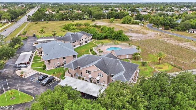 20 Cosmopolitan DR 4, Lehigh Acres, FL 33936