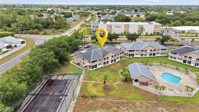 20 Cosmopolitan DR 4, Lehigh Acres, FL 33936