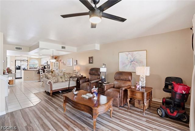 20 Cosmopolitan DR 4, Lehigh Acres, FL 33936