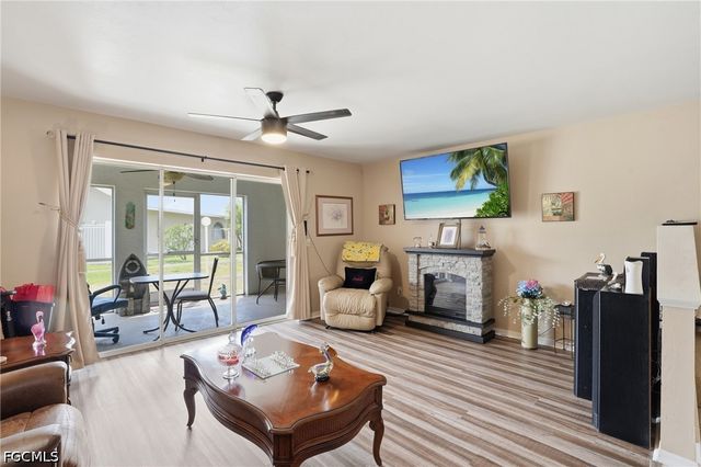 20 Cosmopolitan DR 4, Lehigh Acres, FL 33936
