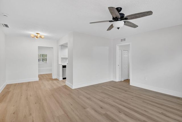 6828 NW 30th Street, Sunrise, FL 33313