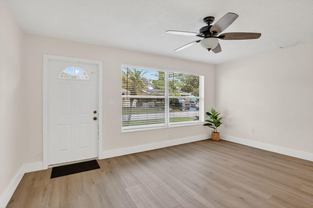 6828 NW 30th Street, Sunrise, FL 33313