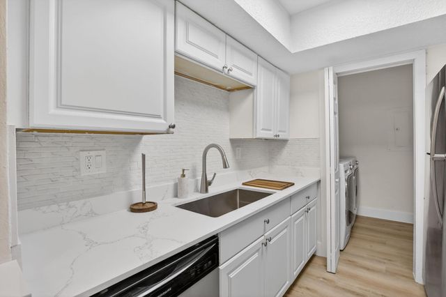 6828 NW 30th Street, Sunrise, FL 33313