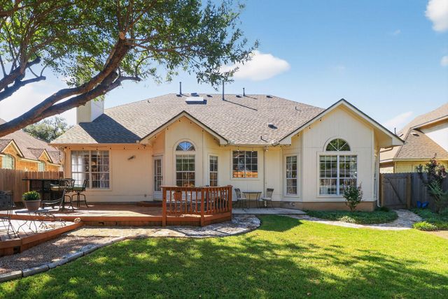 1122 Oaklands DR, Round Rock, TX 78681