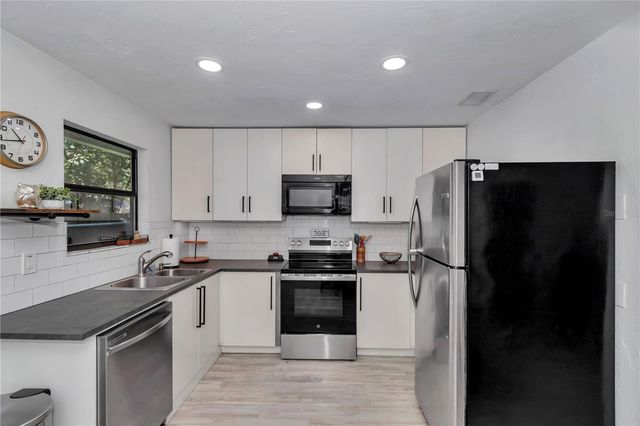 5670 NW 65TH PLACE, Ocala, FL 34482