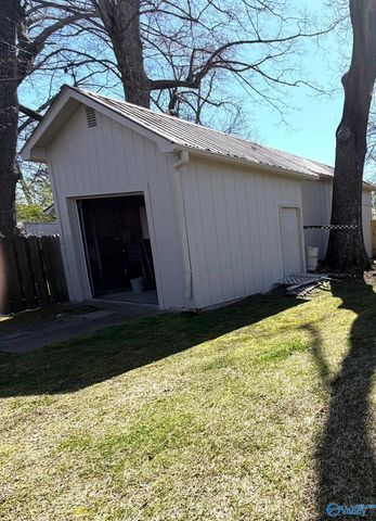 212 Oakland Avenue, Boaz, AL 35957