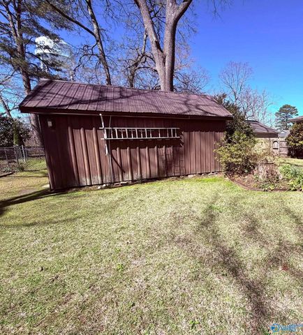 212 Oakland Avenue, Boaz, AL 35957