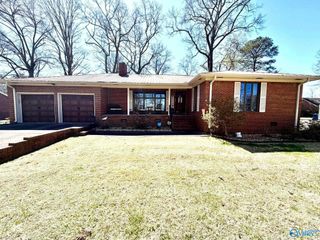 212 Oakland Avenue, Boaz, AL 35957