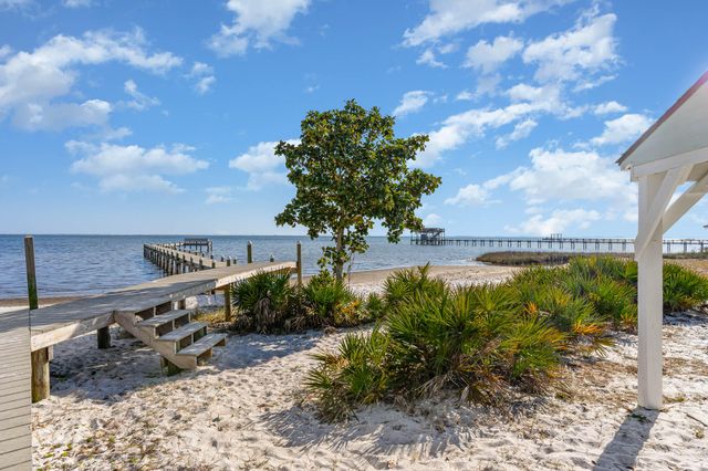 6464 Starfish Cove, Gulf Breeze, FL 32563