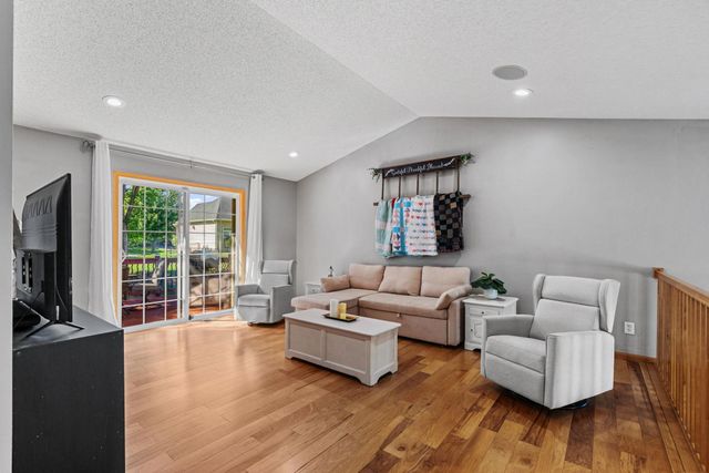 21233 Independence Avenue, Lakeville, MN 55044