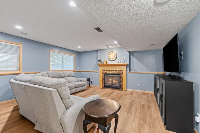 21233 Independence Avenue, Lakeville, MN 55044