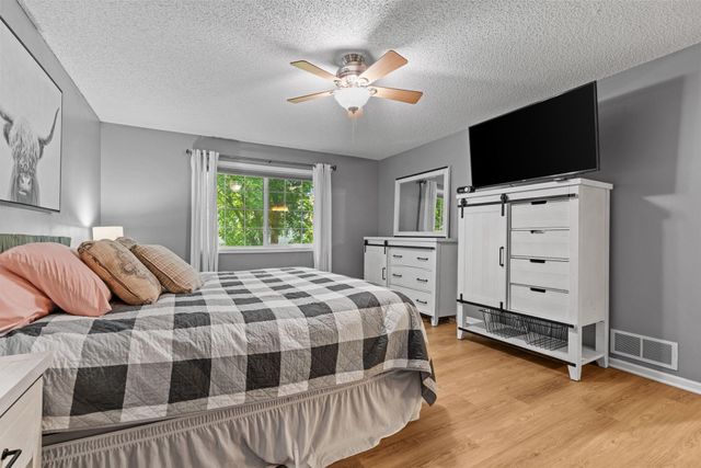 21233 Independence Avenue, Lakeville, MN 55044