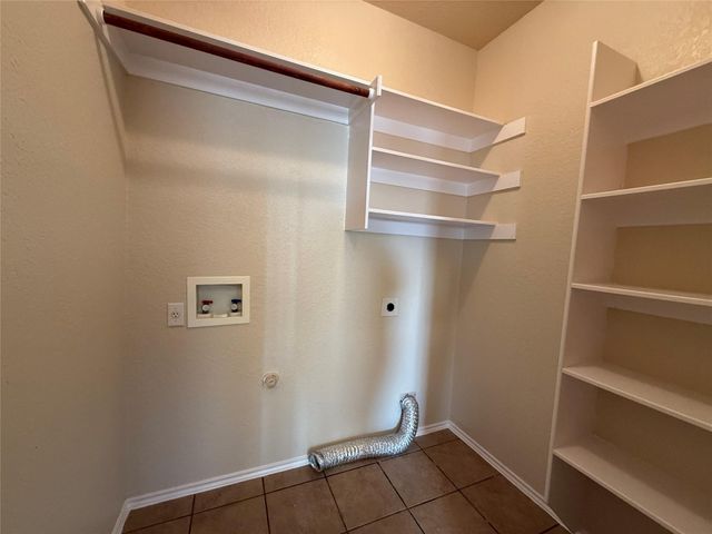 1529 Tonia LOOP, Round Rock, TX 78665
