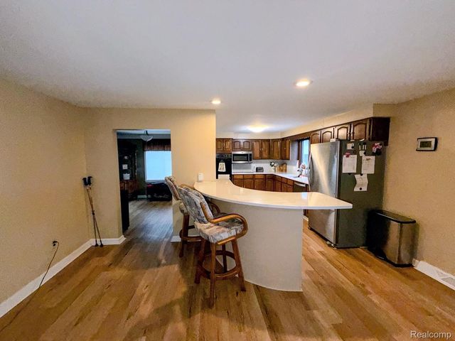 8420 Pacton Drive, Shelby Charter Township, MI 48317