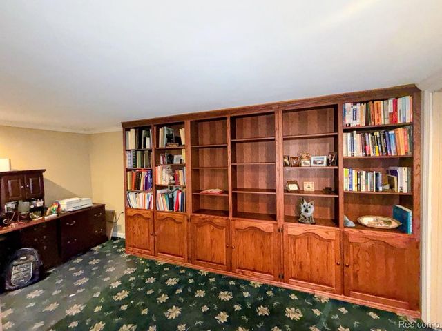 8420 Pacton Drive, Shelby Charter Township, MI 48317