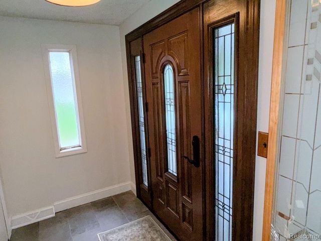 8420 Pacton Drive, Shelby Charter Township, MI 48317