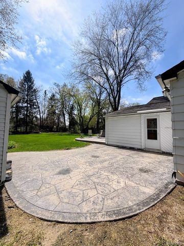 8420 Pacton Drive, Shelby Charter Township, MI 48317