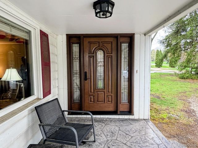 8420 Pacton Drive, Shelby Charter Township, MI 48317