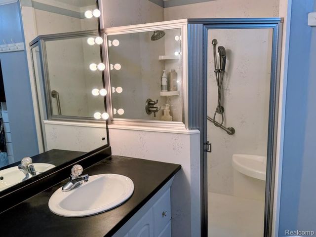 8420 Pacton Drive, Shelby Charter Township, MI 48317