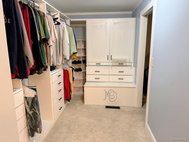 8420 Pacton Drive, Shelby Charter Township, MI 48317