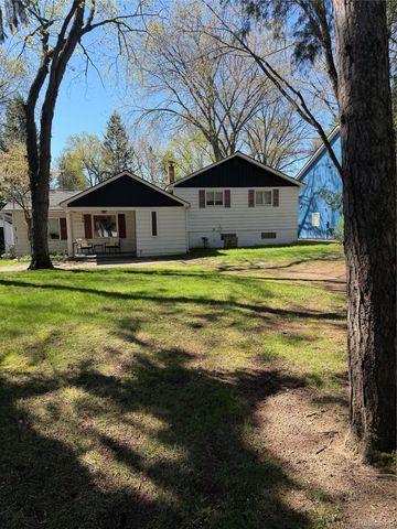 8420 Pacton Drive, Shelby Charter Township, MI 48317