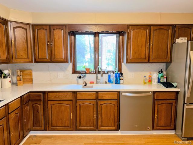 8420 Pacton Drive, Shelby Charter Township, MI 48317