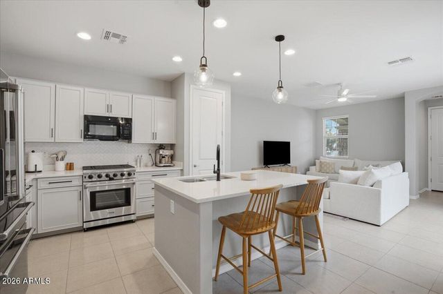 4141 E JONES Street, Gilbert, AZ 85295