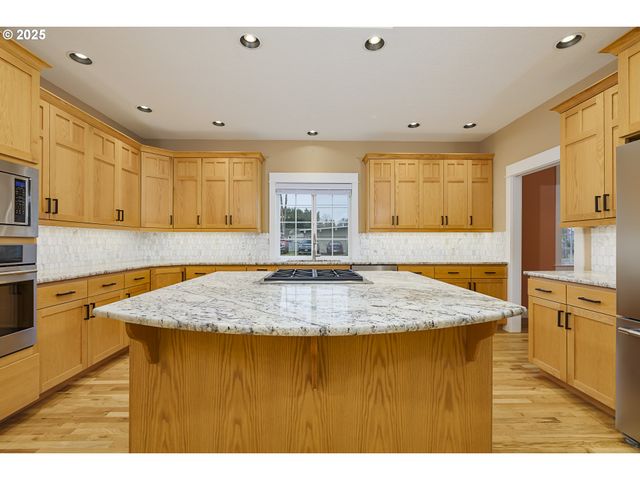 16511 ANNA EVE Dr, Milwaukie, OR 97267