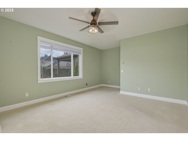 16511 ANNA EVE Dr, Milwaukie, OR 97267