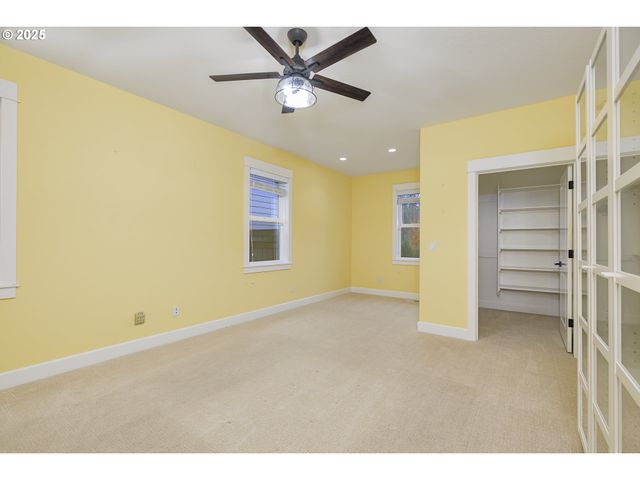 16511 ANNA EVE Dr, Milwaukie, OR 97267