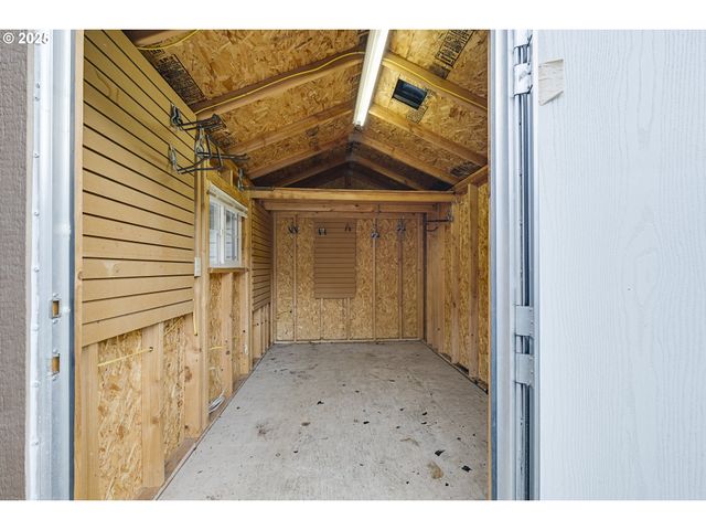 16511 ANNA EVE Dr, Milwaukie, OR 97267