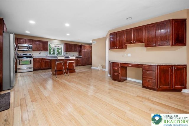 205 Osprey Way, East Stroudsburg, PA 18302