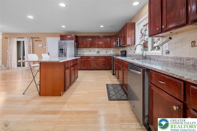 205 Osprey Way, East Stroudsburg, PA 18302