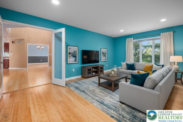 205 Osprey Way, East Stroudsburg, PA 18302